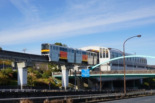 多摩モノレールが見える場所は 電車好きな子供が喜ぶ公園を紹介 東京 てまりの虫めがね