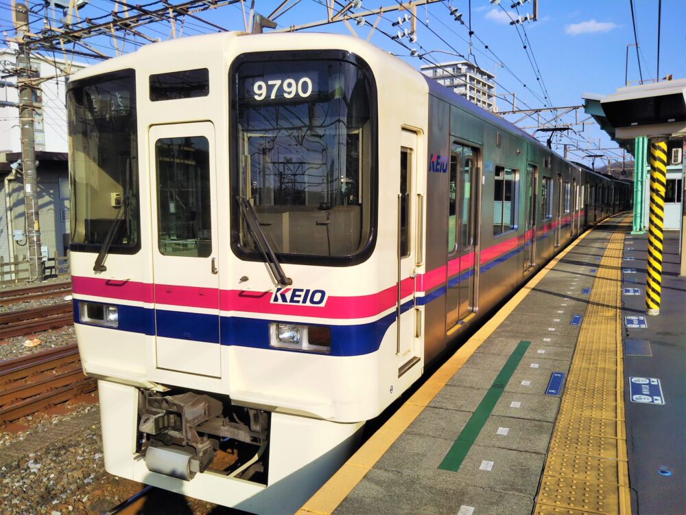 京王線の通勤電車