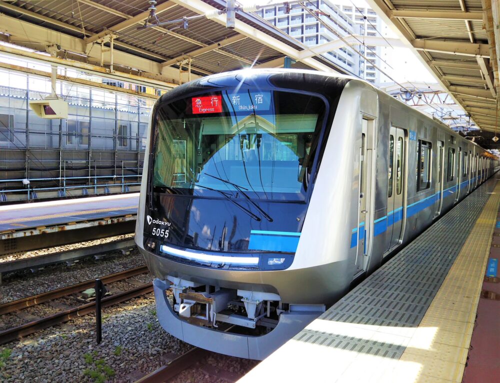 小田急線の通勤電車5000形
