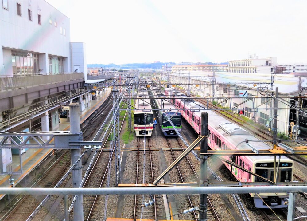 高幡不動で京王線の車両基地が見える屋内スポット2選 京王ライナーに子鉄は大喜び 東京 てまりの虫めがね 高幡不動で京王線の車両基地が見える屋内スポット2選 京王ライナーに子鉄は大喜び 東京 てまりの虫めがね