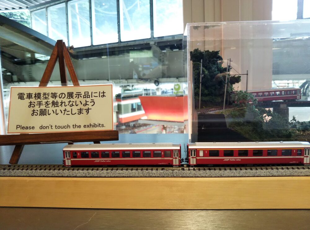 箱根カフェで見える箱根登山鉄道の模型