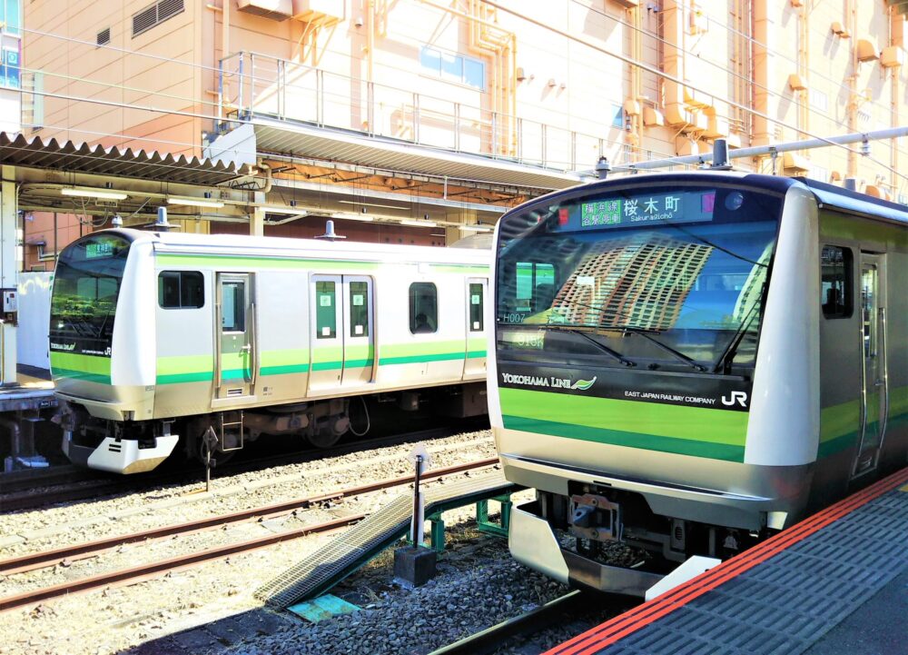 橋本駅に並ぶ横浜線の電車