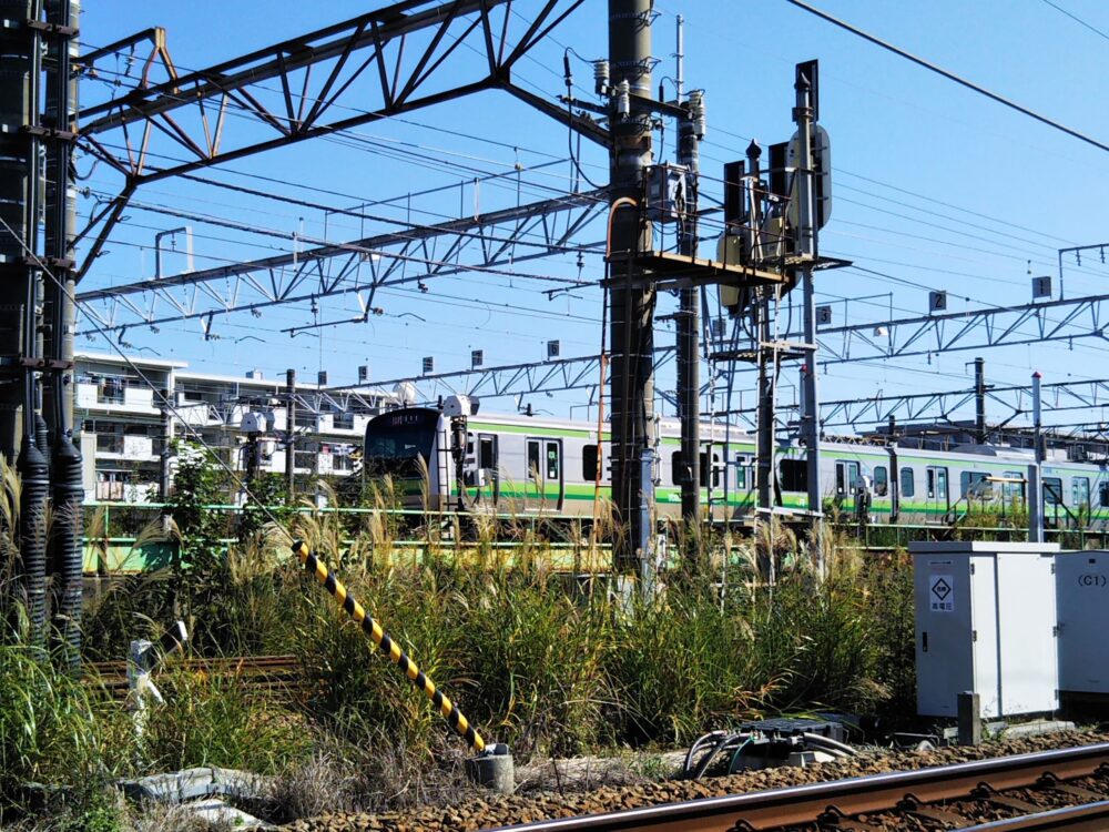 JR横浜線の車両基地を行き来する電車