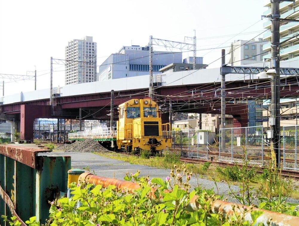 橋本駅で見えるJR東日本の作業車（正面）