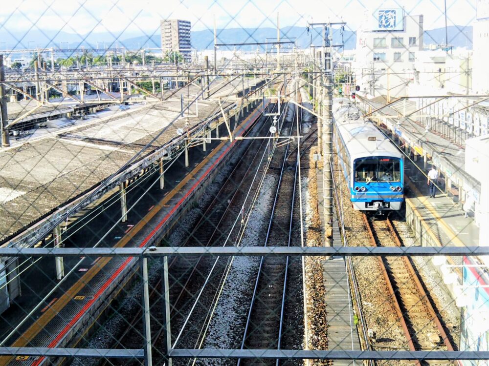 小田原駅構内で見える大雄山線の電車