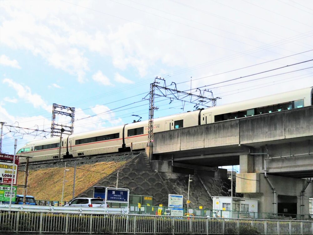JR町田駅のヨドバシカメラ周辺で見える小田急ロマンスカー