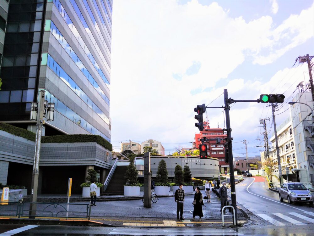 電車が見えるカフェ「カフェ-ノースライト」｜アクセス方法・行き方｜田端駅（北口）周辺の交差点