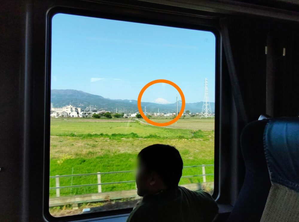 ロマンスカー箱根湯本方面行き・右側の座席CDから見える富士山