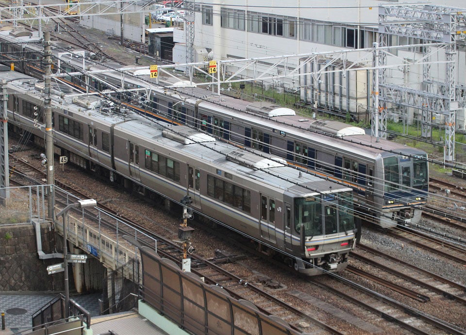 トレインビュールームから見える電車｜リーガロイヤルホテル京都公式サイト