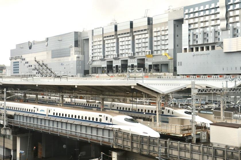 変なホテル京都 八条口駅前｜「新幹線コラボルーム」から見える新幹線