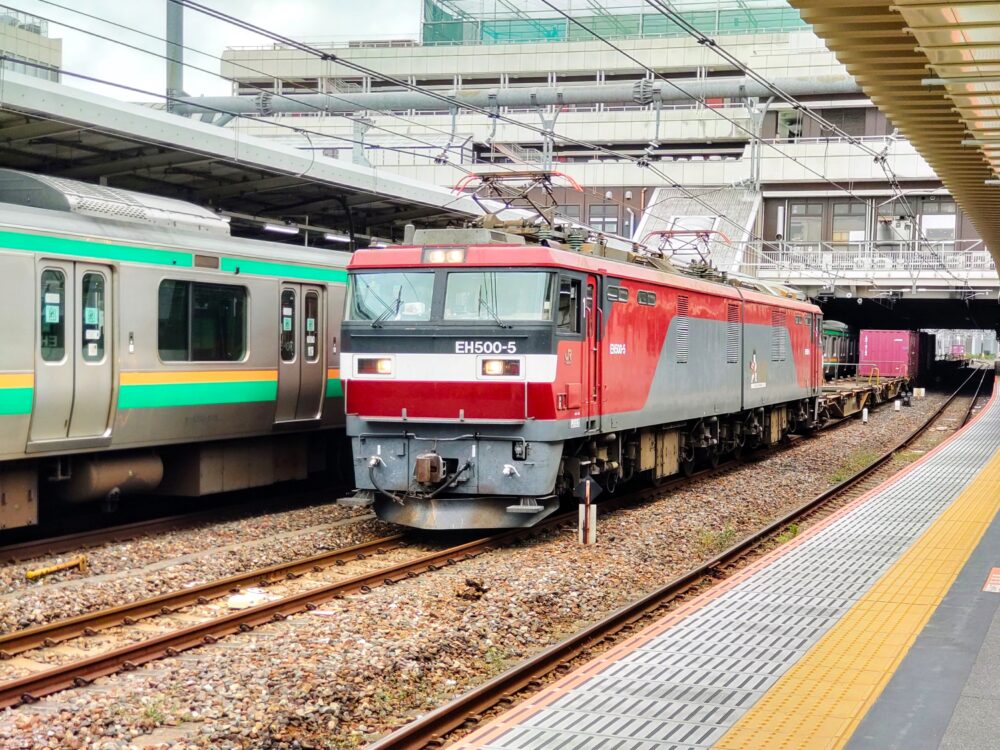 大宮駅で見える貨物列車｜金太郎