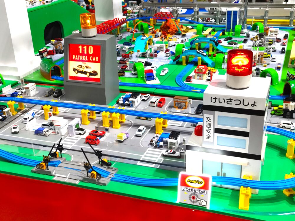 トミカ博【2025東京】トミカビームで遊べるトミカ展示