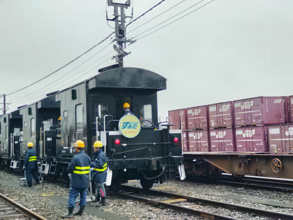鉄道イベント「隅田川駅貨物フェスティバル」で見られる車掌車