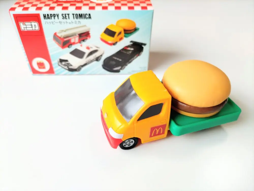 ハッピーセット【トミカ】2026年｜購入したおもちゃ「トヨタ-タウンエース-ハンバーガーカー」