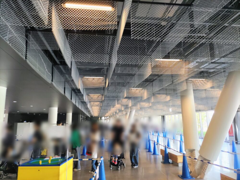 プラレール博【2026東京】有明ジメックス入場前の待機場所｜2026年5月2日12時45分現在の様子